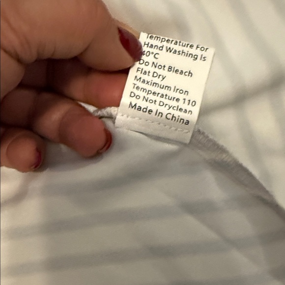 NWT Commense Striped Round-Neck Shirt in Medium. - Picture 7 of 15